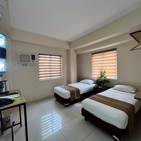 Eon Centennial Express Hotel Iloilo Exterior foto
