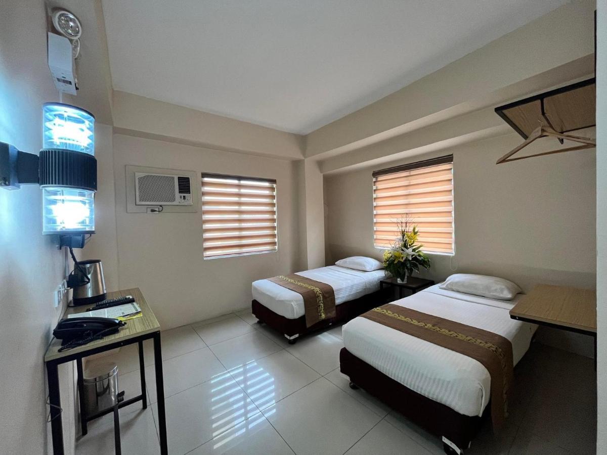 Eon Centennial Express Hotel Iloilo Exterior foto